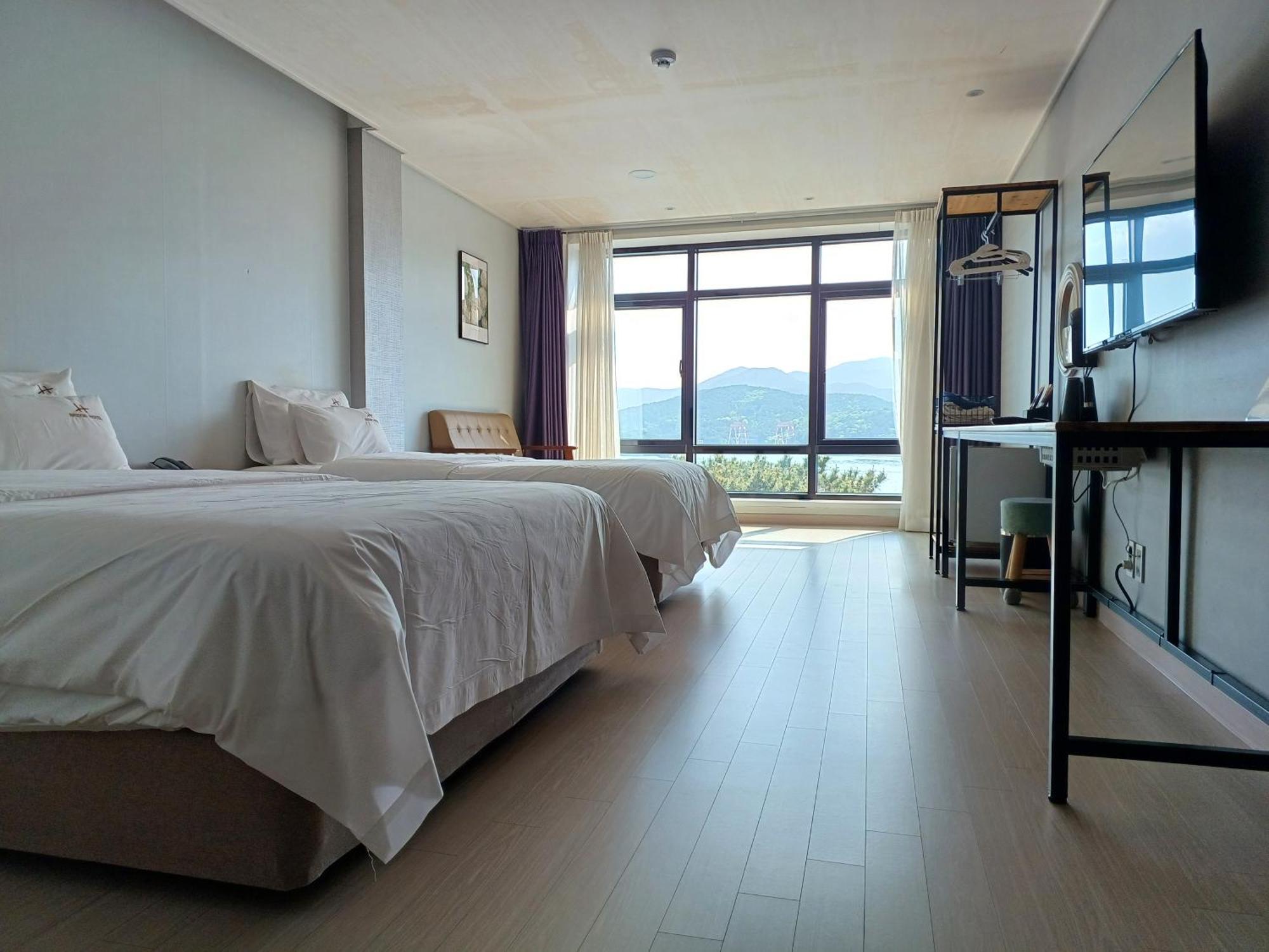 Tongyeong Bridge Hotel Exterior foto